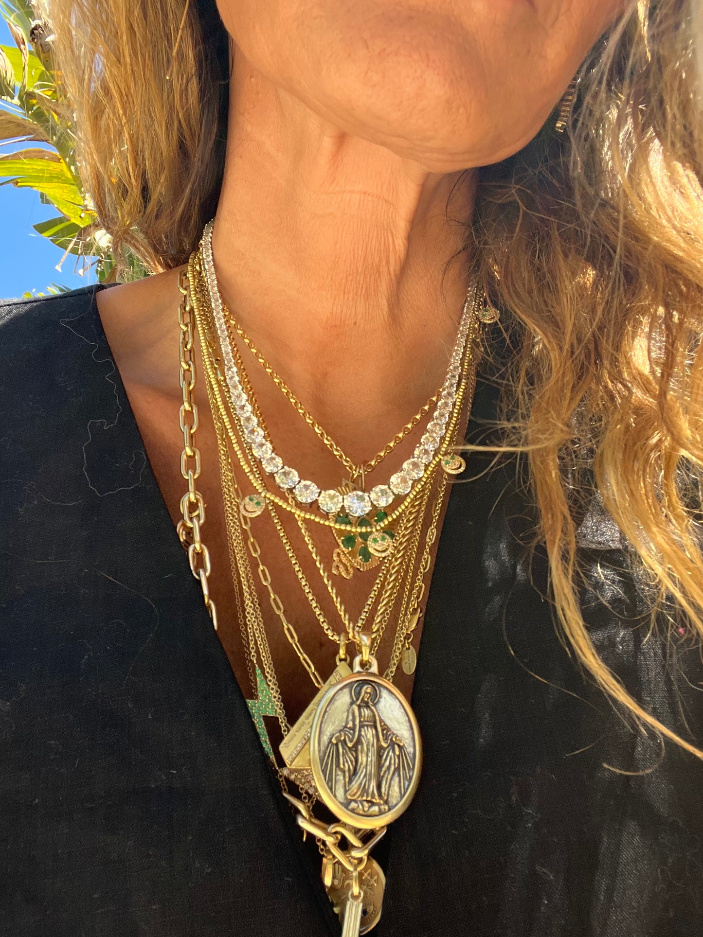 Saint Mary Medallion with 18" Cuban Link Necklace